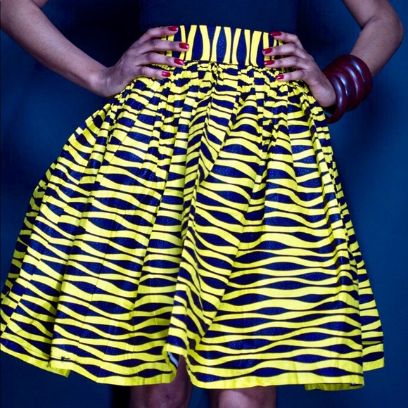 Beautiful black and yellow African print skirt. - Picture 1 of 3